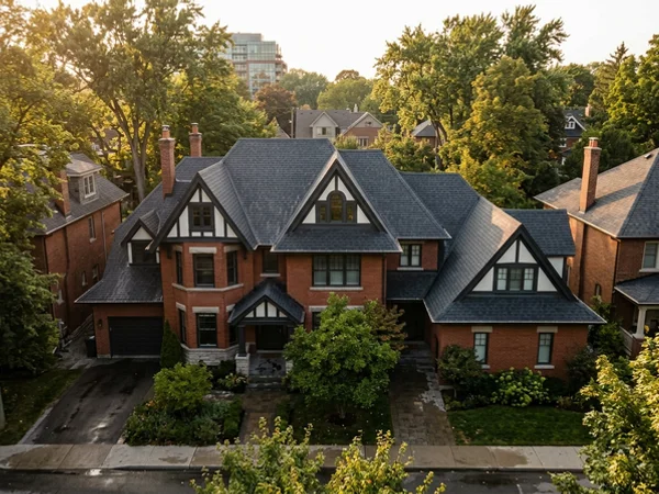 Roof cleaning Toronto black streak removal in Forest Hill (after)